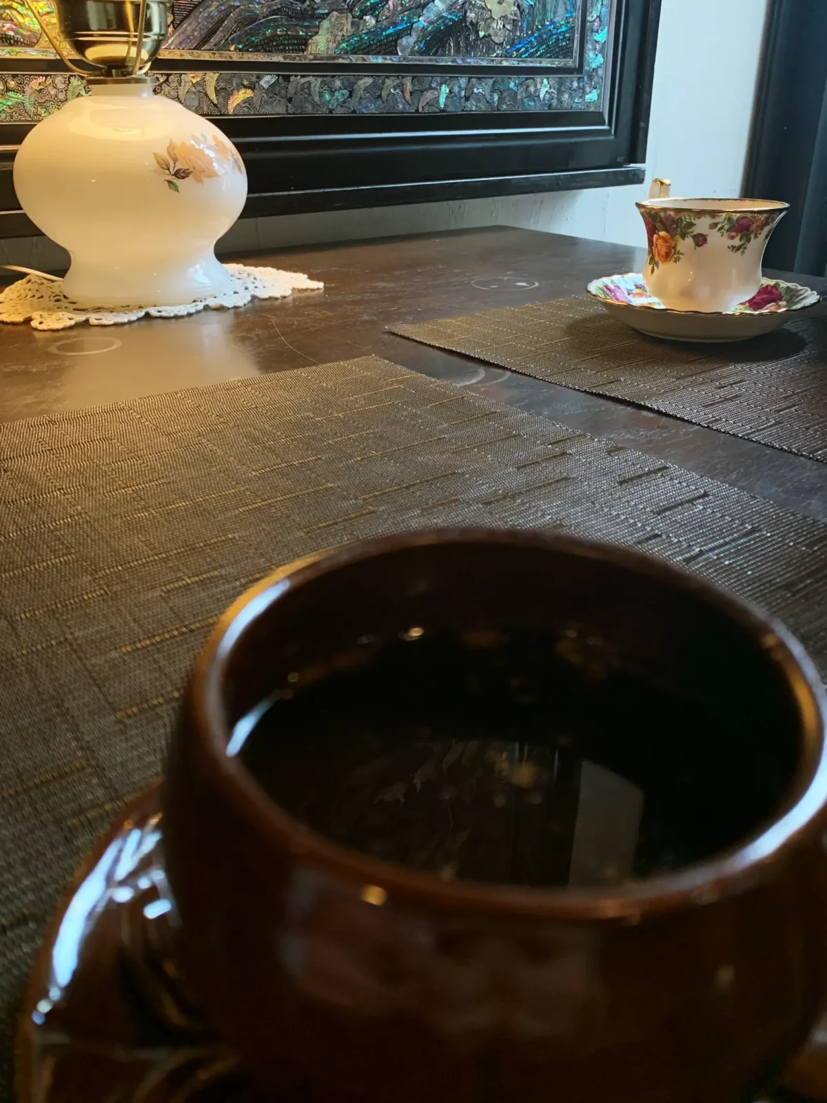 쌍화차 이다. 씁씁