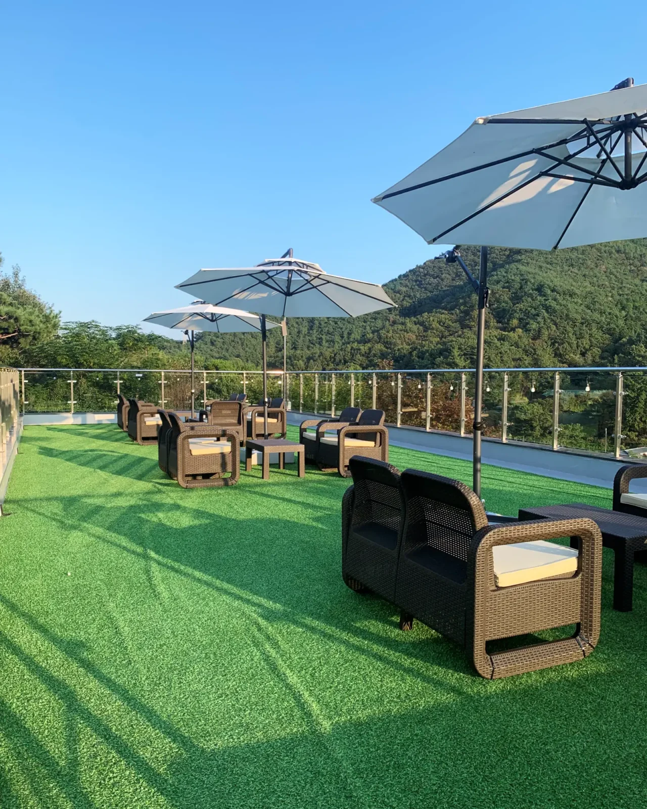 순천 애견동반 정원 카페 캐슬브릿지 옥상 테이블